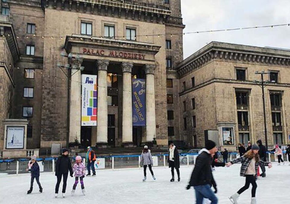 Lodowisko pod Pałacem Kultury i Nauki Warszawa