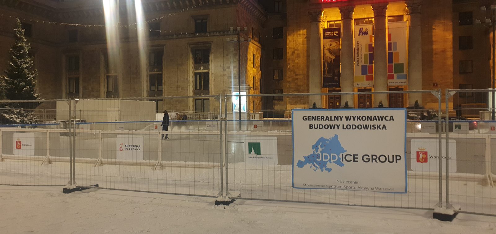 Lodowisko przy Pałacu Kultury i Nauki, realizacja JDD Ice Group